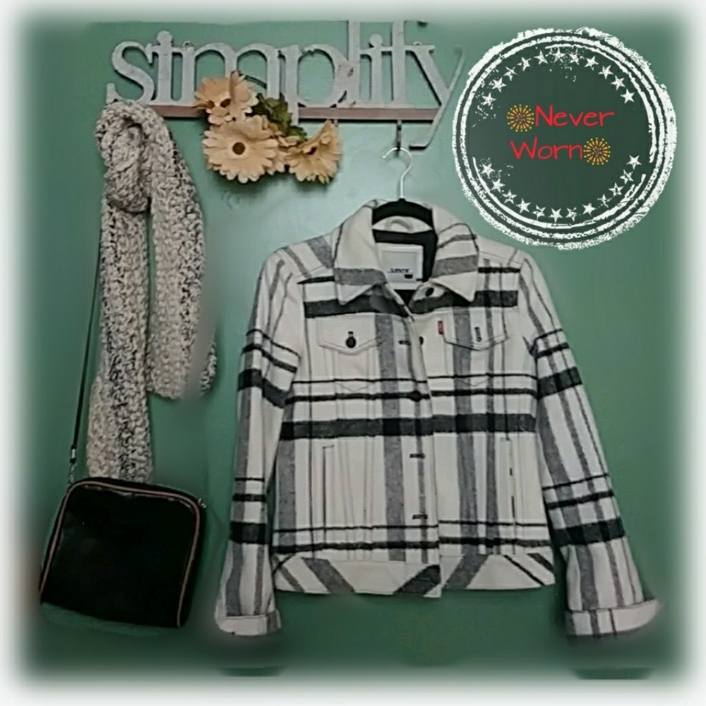 Levis Plaid Button Up Coat